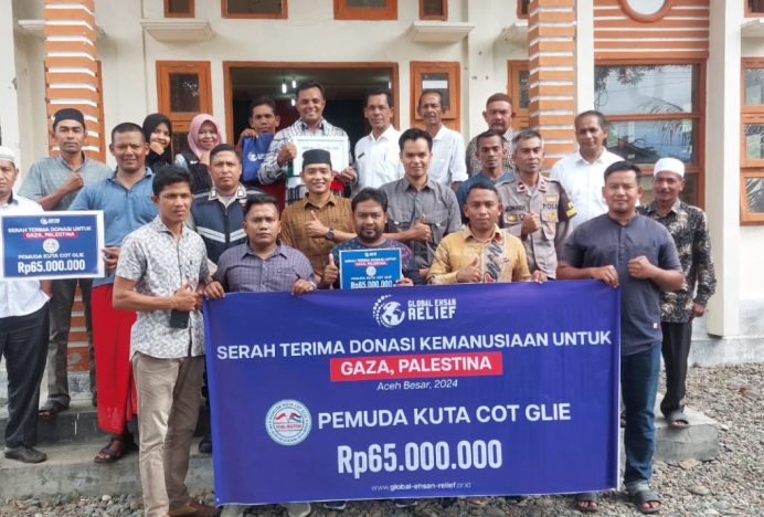 Pemuda Kuta Cot Glie Serahkan Bantuan untuk Palestina