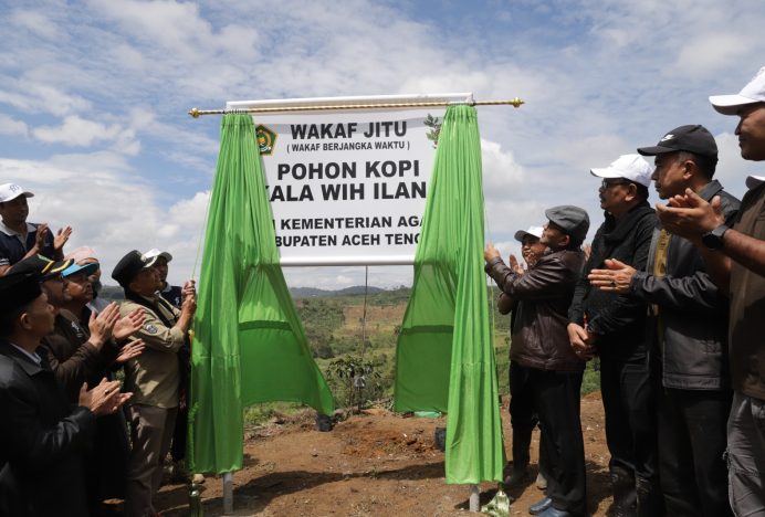 Kanwil Kemenag Aceh Wakafkan 2.000 Batang Kopi untuk Dukung Ekonomi Masyarakat