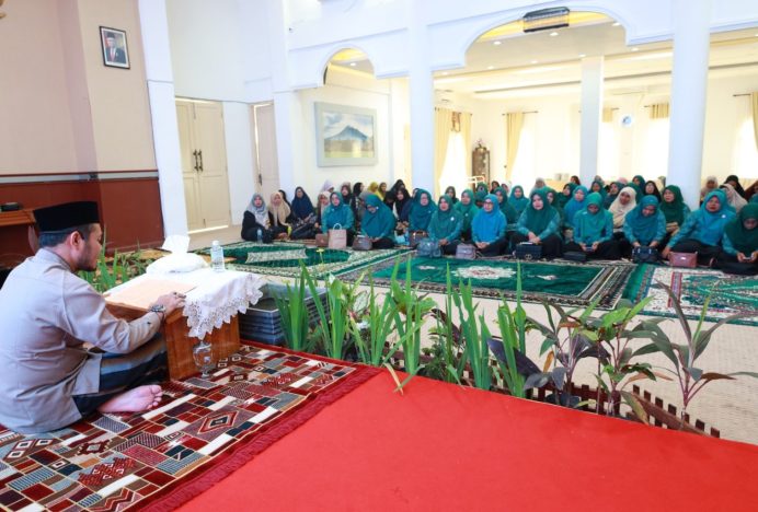 H. Masrul Aidi Lc Bahas Keutamaan Berbuat Baik