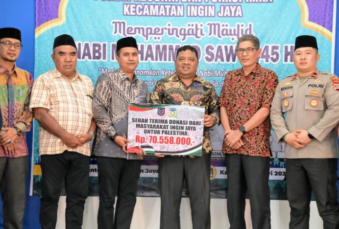 Sekda Aceh Besar Hadiri Maulid dan Terima Donasi Palestina di Kecamatan Ingin Jaya