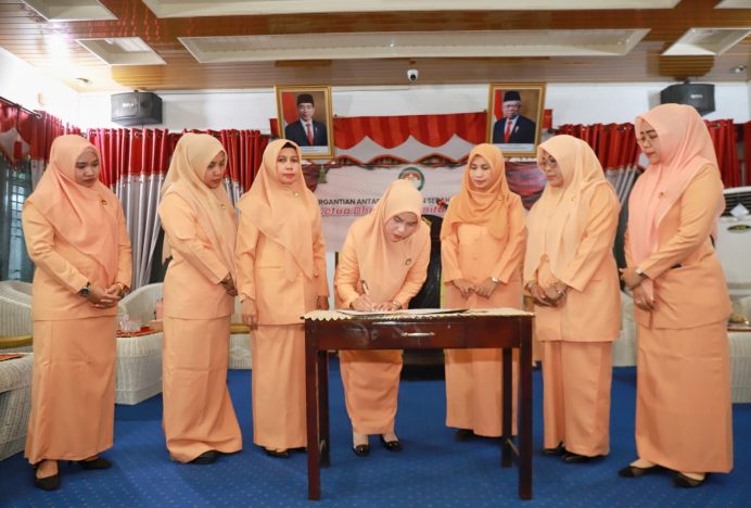 Pergantian Antar Waktu Dan Sertijab Ketua DWP Baru Kabupaten Pidie