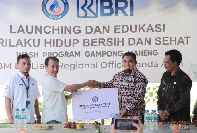 Pj Bupati Aceh Besar Teken Prasasti Sumur Bor, Menara Air dan Pipanisasi Gampong Maheng