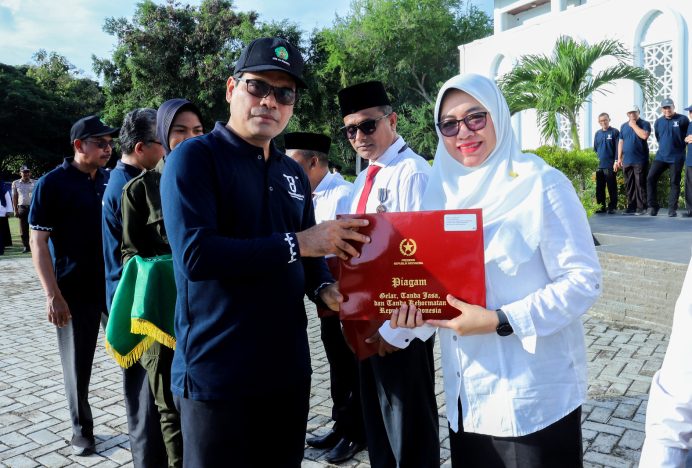 Peringati HAB Ke-78, 30 PNS UIN Ar-Raniry Terima Satyalancana Karya Satya