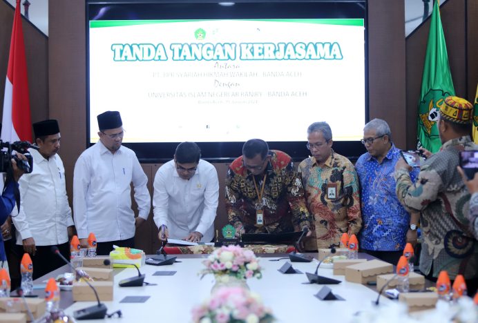 UIN Ar-Raniry Teken MoU dengan BPRS Hikmah Wakilah