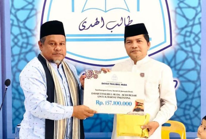 Dayah Thalibul Huda Salurkan Bantuan Palestina Rp 157,1 Juta