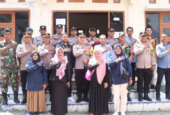 Kapolres Aceh Besar Pantau Rapat Pleno Pemilu 2024 di PPK Lembah Seulawah