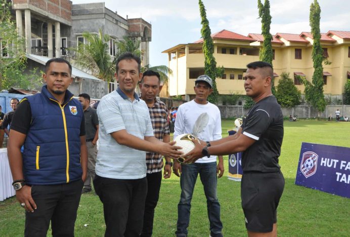 Tezar Buka Turnamen Sepakbola HUT ke-1 Faruq FC