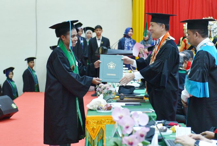 USK Wisuda 1.382 Sarjana, Rektor Doakan Alumni jadi Presiden