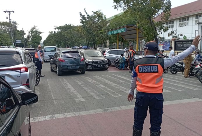 Dishub Kota Banda Aceh Himbau Wali Murid untuk Mengurangi Kemacetan di Sekitar Area Sekolah