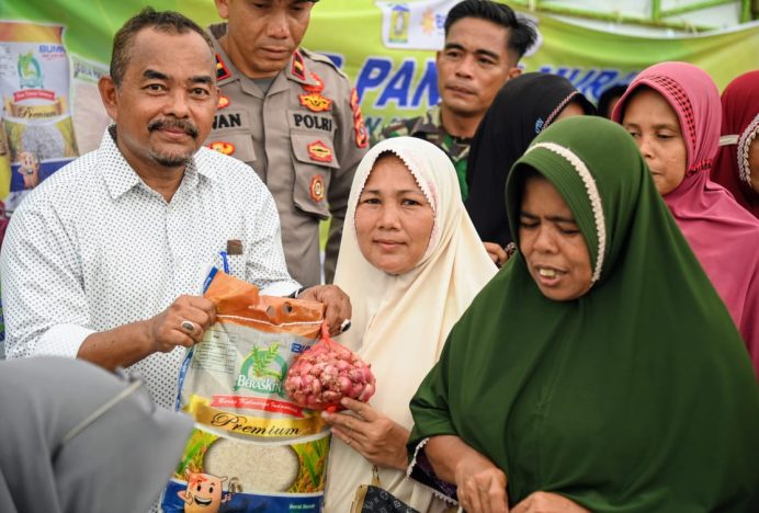 Warga Leupung Pangan Murah Sangat Membantu Jelang Ramadhan