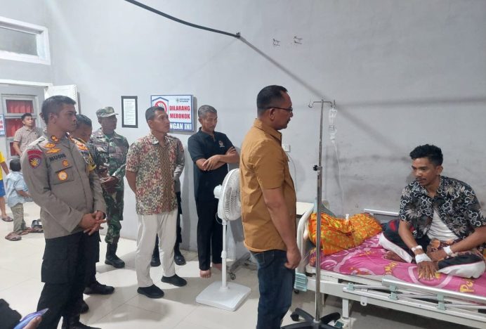 Kapolres Aceh Selatan dan Forkopimda Besuk Petugas PPK Yang Sakit
