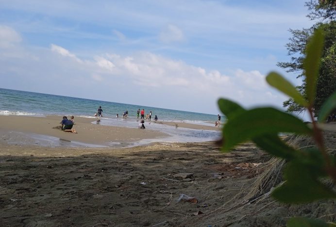 Pentingnya Peningkatan Fasilitas di Pantai Ujong Batee