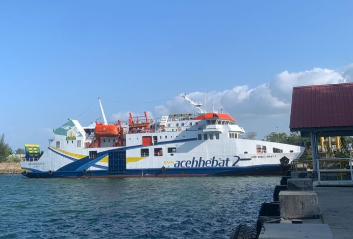 Kapal Ulee Lheu-Sabang Batal Berlayar Akibat Cuaca Buruk