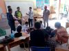 Anggota Koramil Berikan Arahan Kreatif di SMPN 1 Darul Imarah