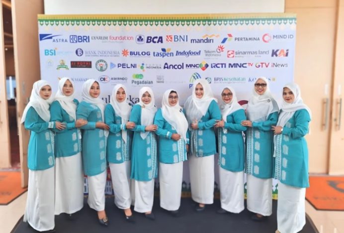 Grup Paduan Suara IKWI Aceh Banggakan Himne Aceh Mulia di Acara Hari Pers Nasional 2024