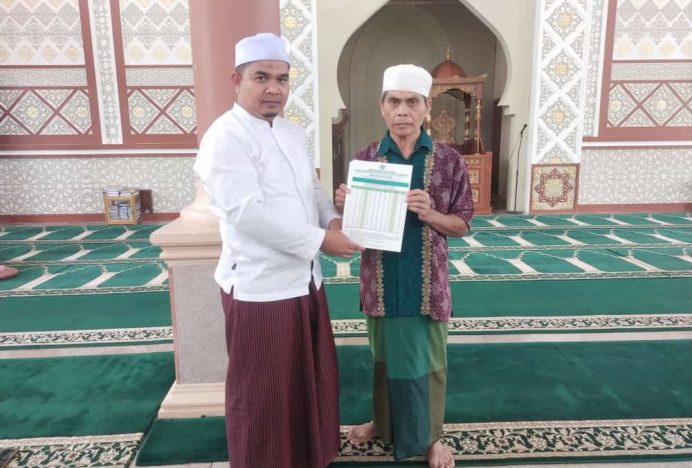 Sambut Bulan Suci Ramadhan 1445 H, BKPRMI Aceh Singkil bagikan Jadwal Imsakiyah Ramadhan Ke Masjid