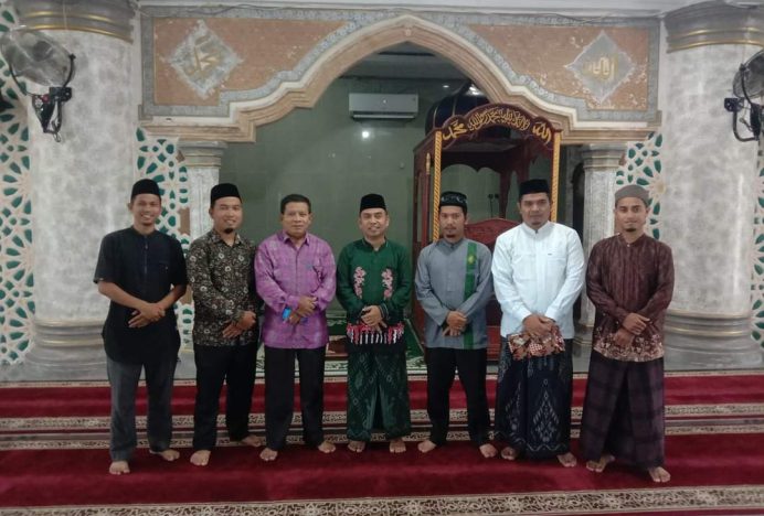 Ust. Umma Abidin, M.PdI Wakil Ketua MPU Aceh Singkil isi Tausiyah Ba’da Dzuhur Ramadhan 1445 H