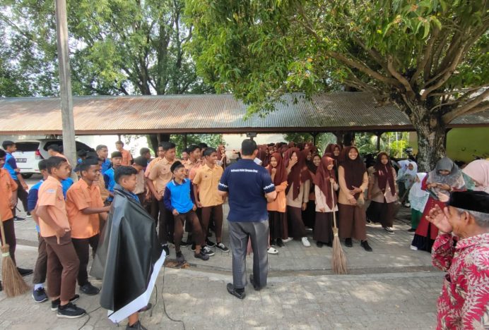 MTsN 1 Aceh Besar Laksanakan Bakti Sosial Menyambut Bulan Suci Ramadhan