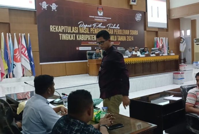 Saksi Partai PDA Adu Mulut Hingga Mengamuk Hantam Meja