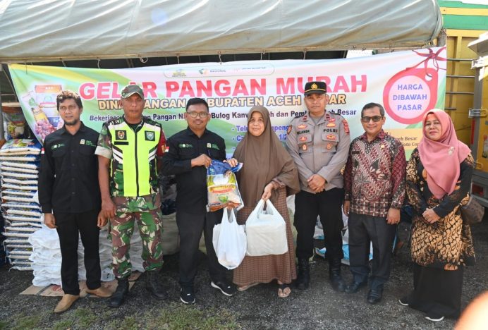 Masyarakat Samahani Manfaatkan Bazar Pangan Murah Pemkab Aceh Besar