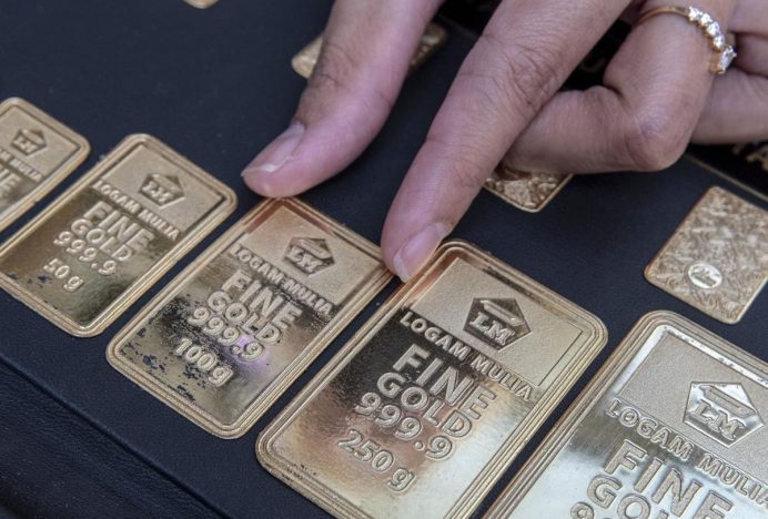 Harga Emas Antam Naik Rp15.000 per Gram Menjadi Rp1.179.000