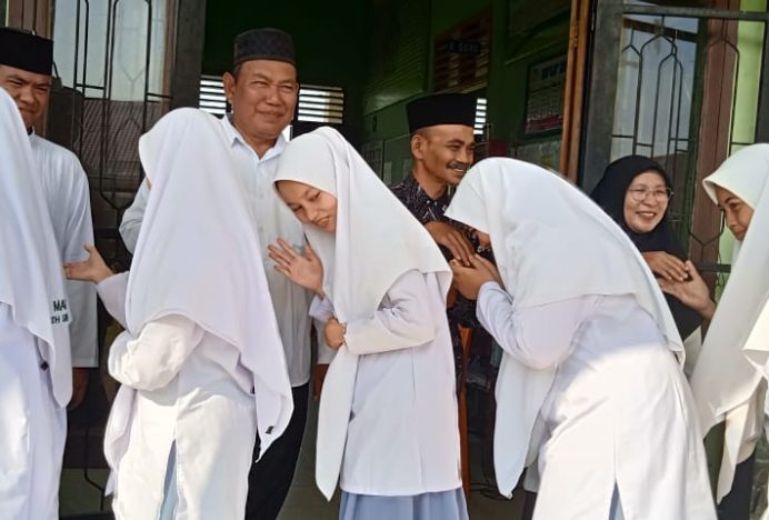 Hari Pertama Masuk Madrasah Pasca Lebaran 1445 H, MAN Aceh Singkil Gelar Halal Bi Halal