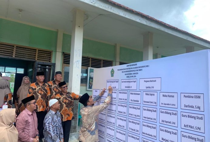 MAN Aceh Singkil Gelar Deklarasi Komitmen Bersama Pencanangan Zona Integritas WBK-WBBM Tahun 2024