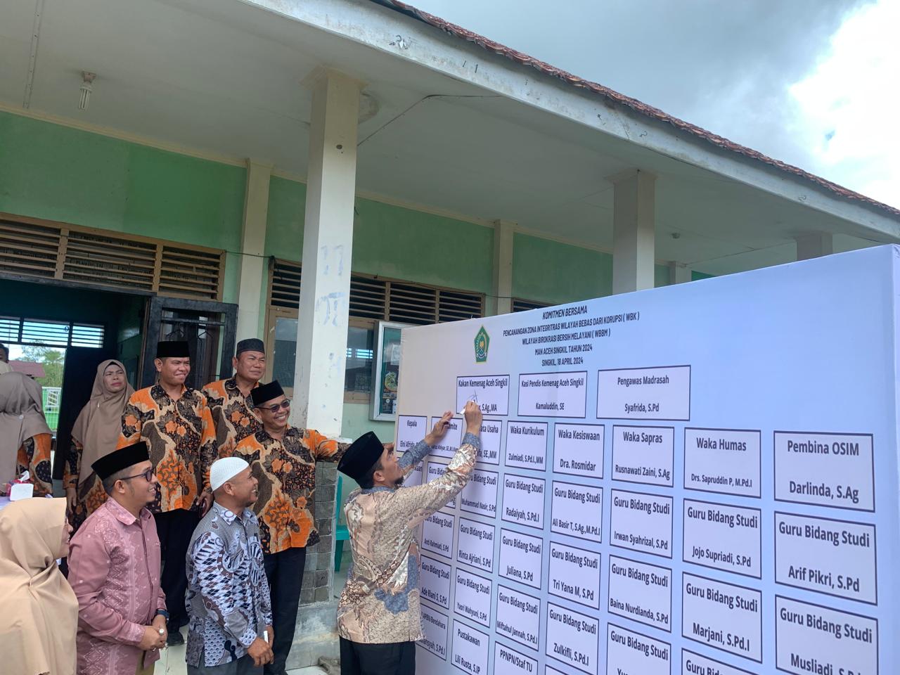 MAN Aceh Singkil Gelar Deklarasi Komitmen Bersama Pencanangan Zona ...