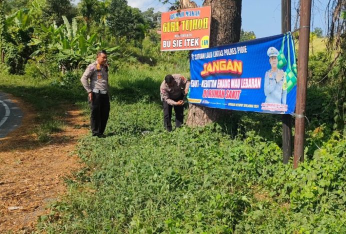 Satlantas Polres Pidie Pasang Spanduk Imbauan Rawan Laka Lantas