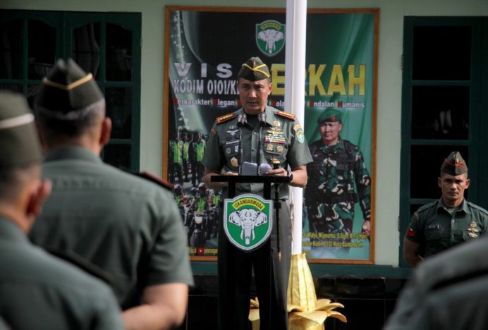 Dandim 0101/KBA Pimpin Upacara Kenaikan Pangkat 48 orang Personel