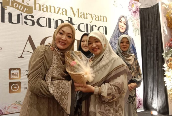 Cut Rezky Gunakan Gaun Khanza Maryam Pada Tour Nusantara di Aceh