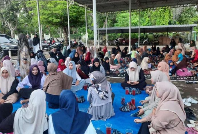 Eratkan Silaturrahmi, Masyarakat Lima Gampong di Lampanah Gelar Buka Puasa Bersama di Masjid