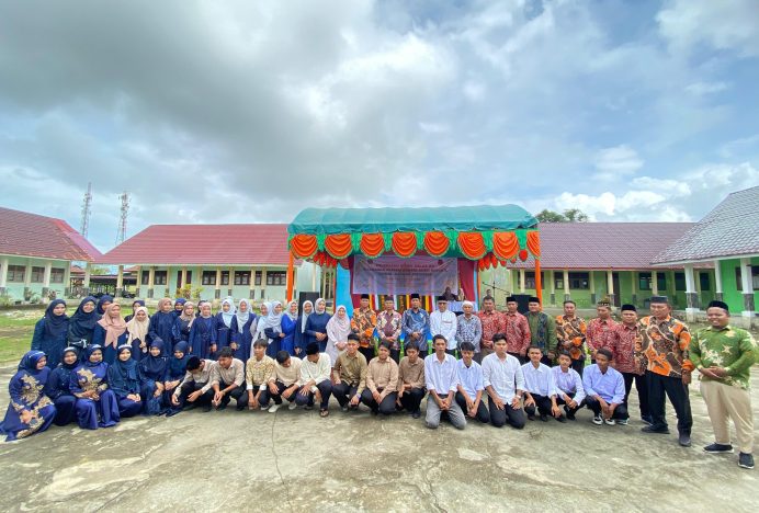 MAN Singkil Gelar Perpisahan Siswa Kelas XII Tahun Ajaran 2023-2024, Angkat Tema ” Teruslah Berjuang, Jadilah Insan Yang Berjiwa Madrasah”