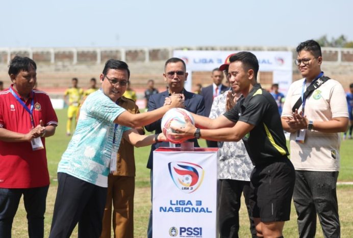 PSSI Menggulirkan Kompetisi Liga 3 Putaran Nasional: Pertandingan Perdana Memikat Pecinta Sepak Bola