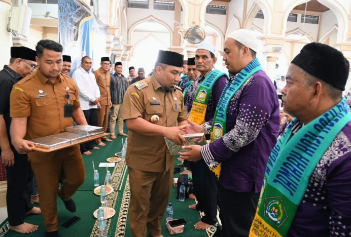 Jelang Keberangkatan Tanah Suci, 344 JCH Aceh Besar Peusijuk