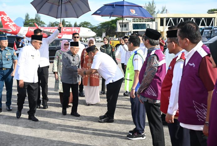 Pj Bupati Aceh Besar Bersama Forkopimda Aceh Sambut Kedatangan Wapres RI di Bandara SIM