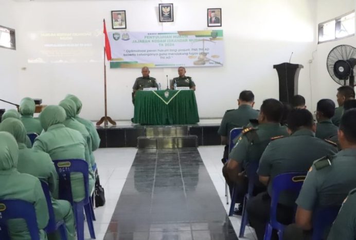 Kumdam IM Berikan Penyuluhan Hukum di Kodim 0102/Pidie