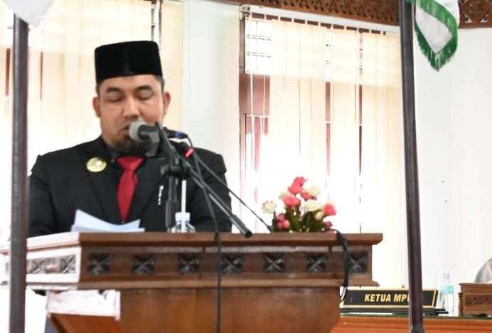 Pj Bupati Aceh Besar Sampaikan LKPJ Tahun Anggaran 2023 di Paripurna DPRK