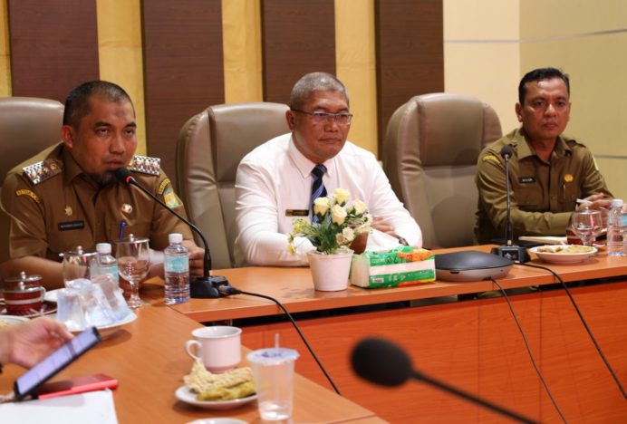 Pj Bupati Aceh Besar Buka Sosialisasi Manajemen Risiko Pembangunan Nasional