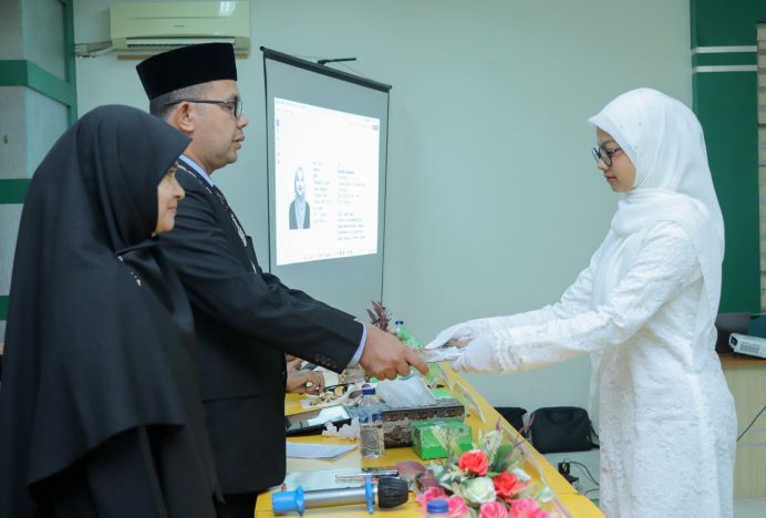 FUF UIN Ar-Raniry Luluskan 37 Sarjana, Mahasiswa Harus Memiliki Akhlah Terpuji