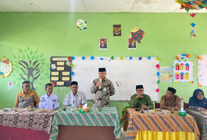 Bahas Kemajuan dan Kendala MIN 6 Abdya, Kepala Kemenag Gelar Rapat Bersama Tiga Keuchik dan Orang Tua Siswa