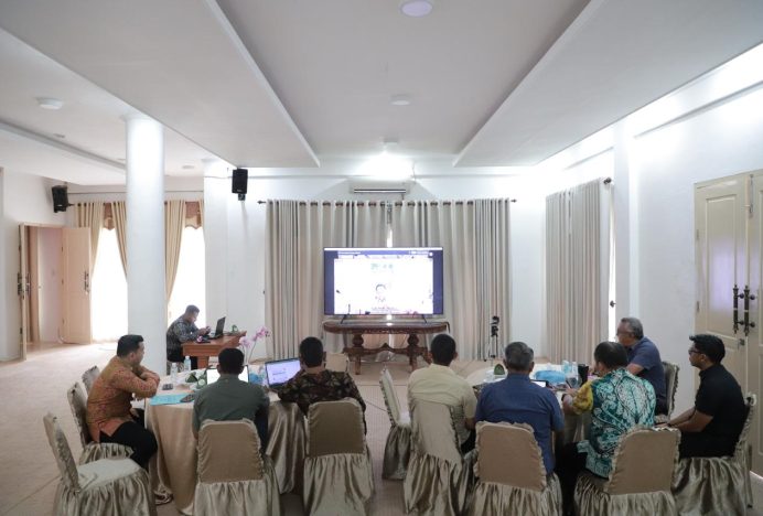 Pj Bupati Aceh Besar Ikuti Webinar
