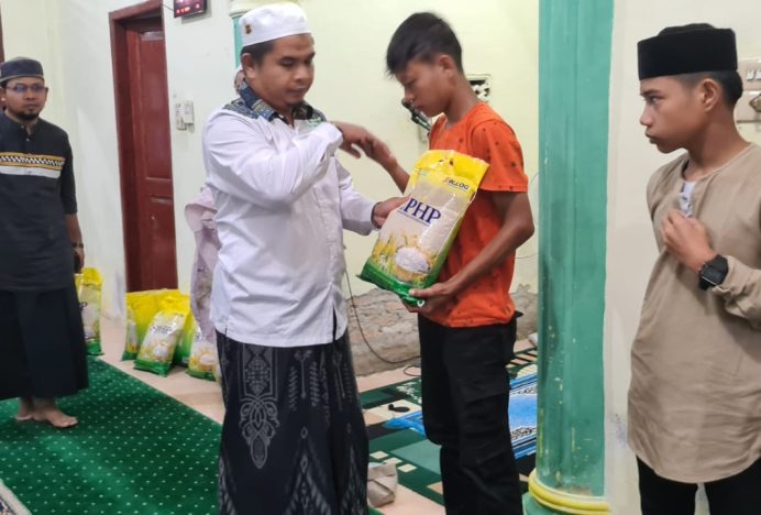 Jum’at Berkah, BKPRMI Aceh Singkil kembali salurkan Paket Santunan Anak Yatim di Dusun Al Muflihin