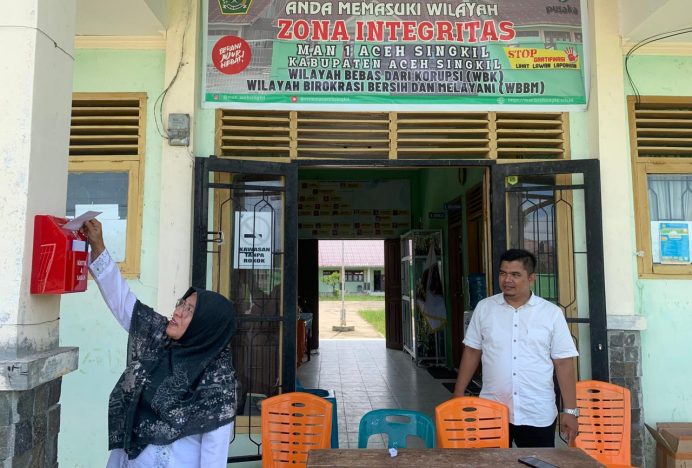 Tingkatkan Layanan Prima, Menuju Zona Integritas, MAN Aceh Singkil Pasang Kotak Saran