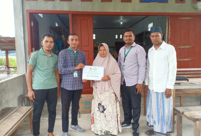 Warga Gugop Pulo Aceh Terima Bantuan Baitul Mal Aceh Besar