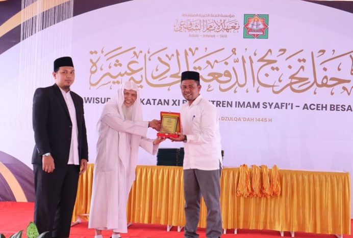 Kadisdik Dayah Aceh Besar Hadiri Acara Wisuda 40 Hafizd Pesantren Imam Syafi’i