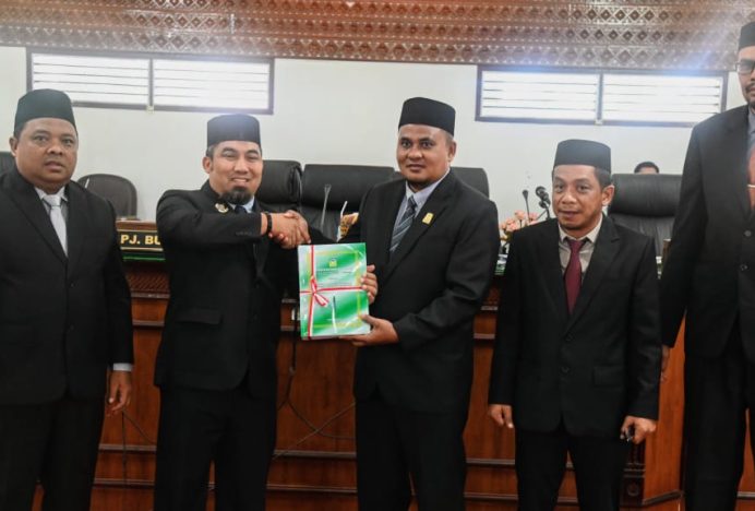 DPRK Terima Raqan Pertanggung jawaban APBK Aceh Besar Tahun 2023
