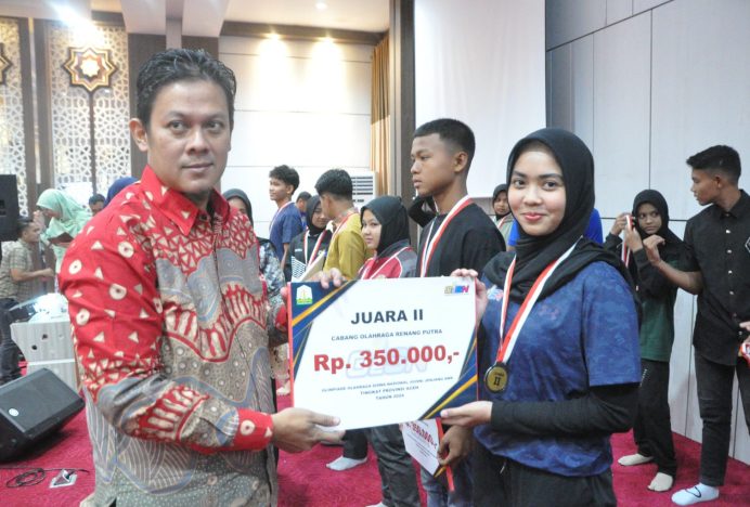 Siswi SMANTIG Banda Aceh Runner-Up Renang Putri O2SN SMA Tingkat Provinsi Aceh