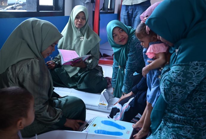 Pj Ketua Pembina Posyandu Aceh Besar Tinjau Posyandu Kayee Lheu