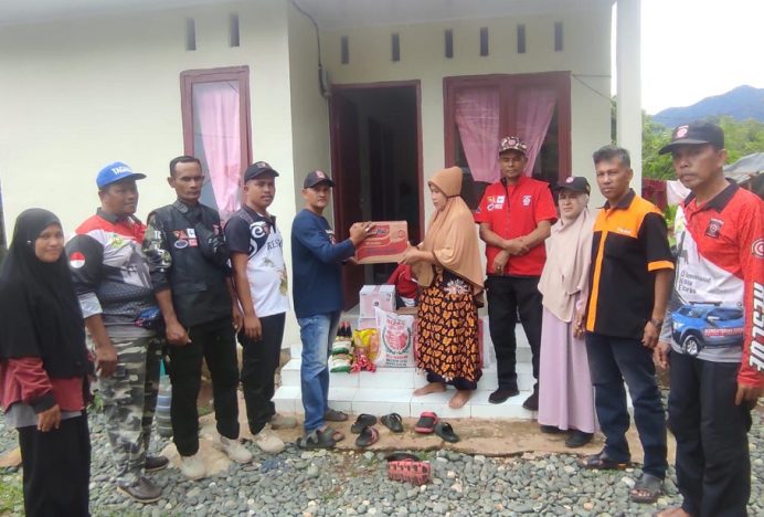 Korban Angin Puting Beliung Kecamatan Leupung Terima Bantuan Masa Panik Pemkab Aceh Besar